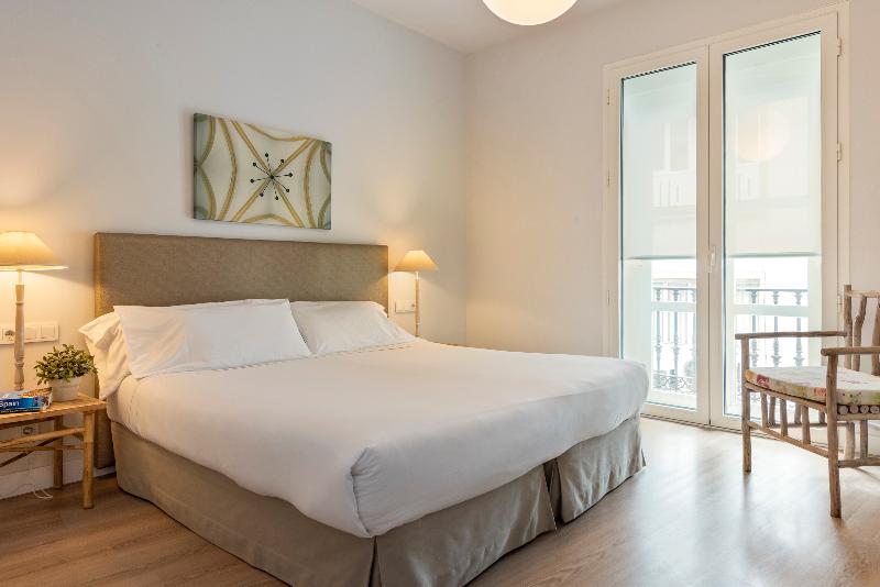 Suites Sevilla Plaza - Oda