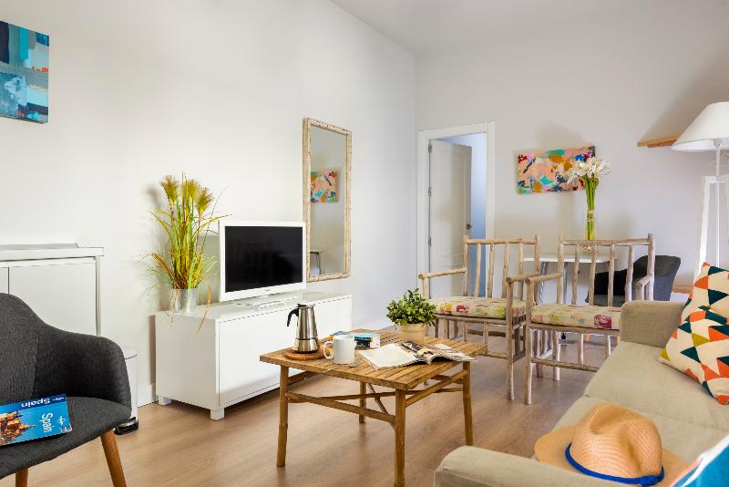 Suites Sevilla Plaza - Oda