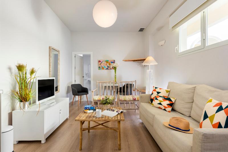 Suites Sevilla Plaza - Oda