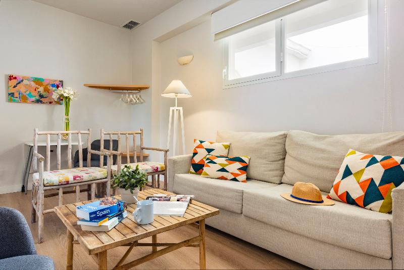 Suites Sevilla Plaza - Oda