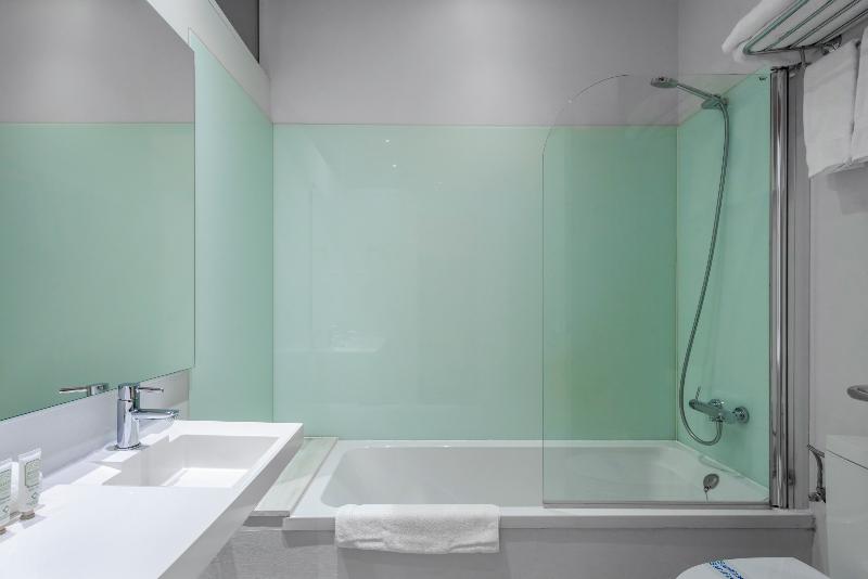 Suites Sevilla Plaza - Oda