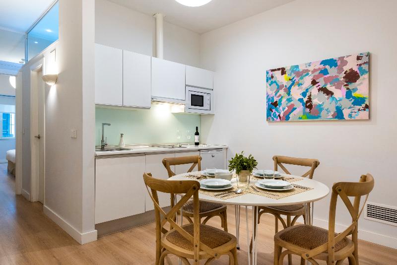 Suites Sevilla Plaza - Oda