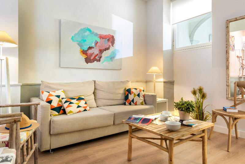 Suites Sevilla Plaza - Oda