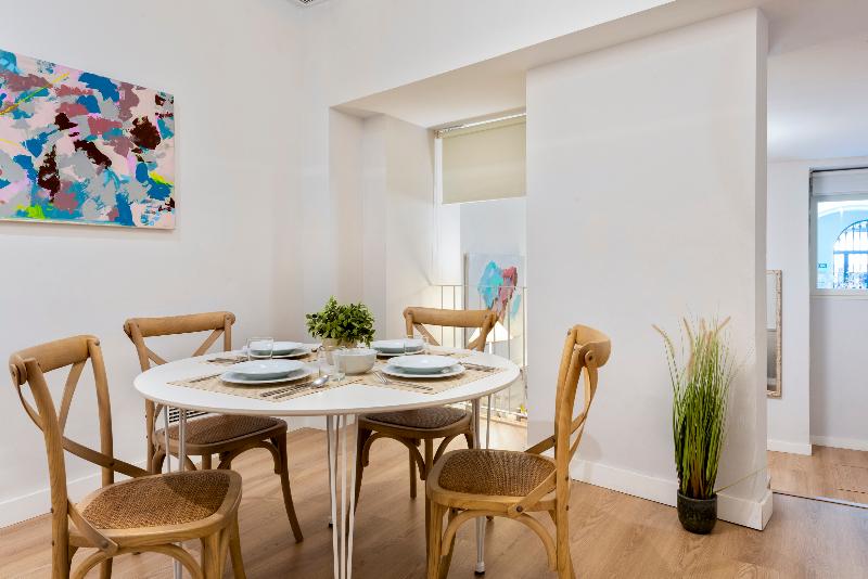 Suites Sevilla Plaza - Oda