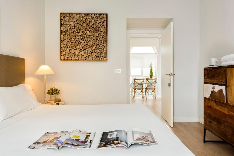 Suites Sevilla Plaza - Oda