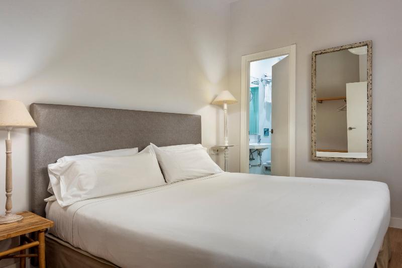 Suites Sevilla Plaza - Oda