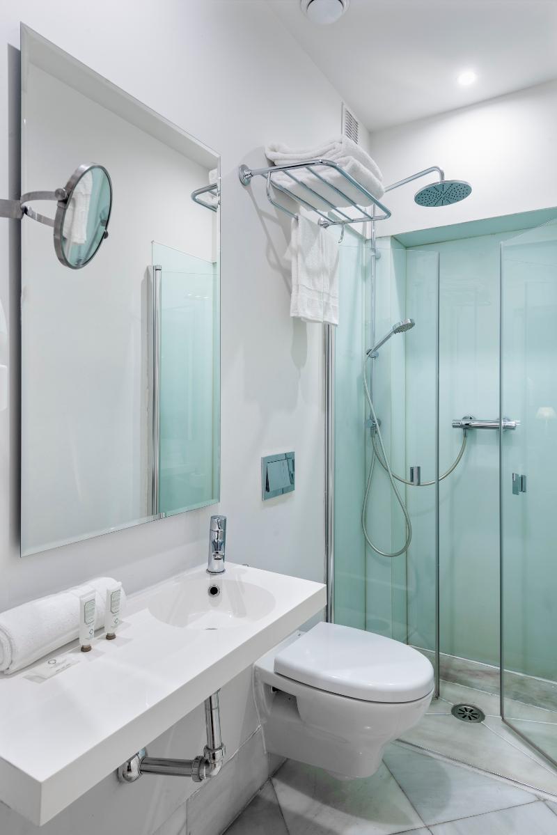 Suites Sevilla Plaza - Oda