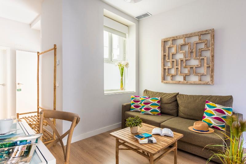 Suites Sevilla Plaza - Oda