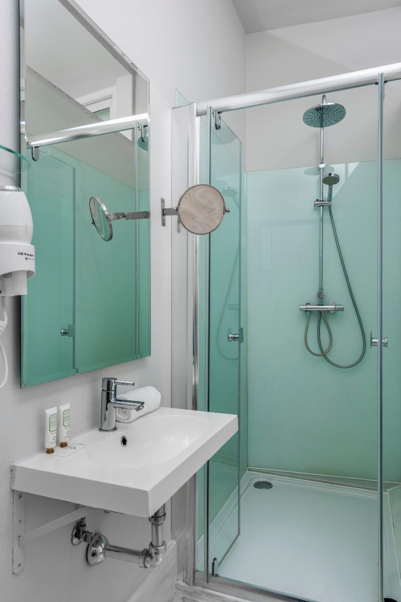 Suites Sevilla Plaza - Oda