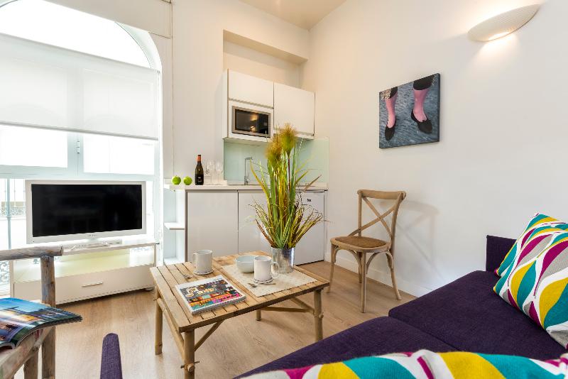 Suites Sevilla Plaza - Oda