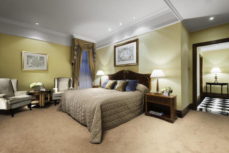 St James Court A Taj Hotel - Oda