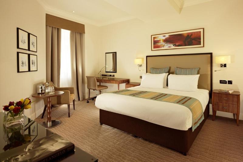St James Court A Taj Hotel - Oda