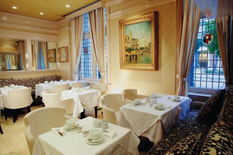 St James Court A Taj Hotel - Restoran
