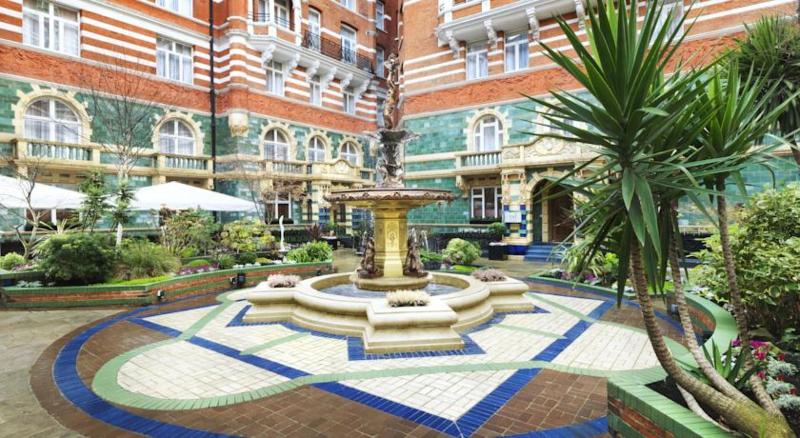 St James Court A Taj Hotel - Teras