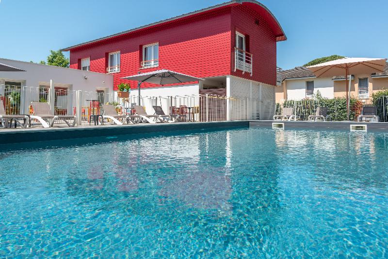 Comfort Aparthotel Nantes La Beaujoire - Havuz