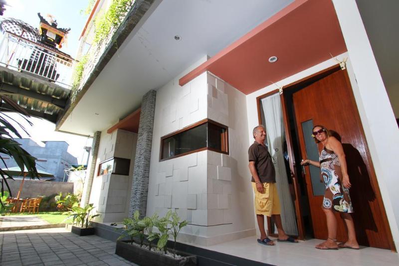 Capital O 93905 Saren Guesthouse Bali - Lobi