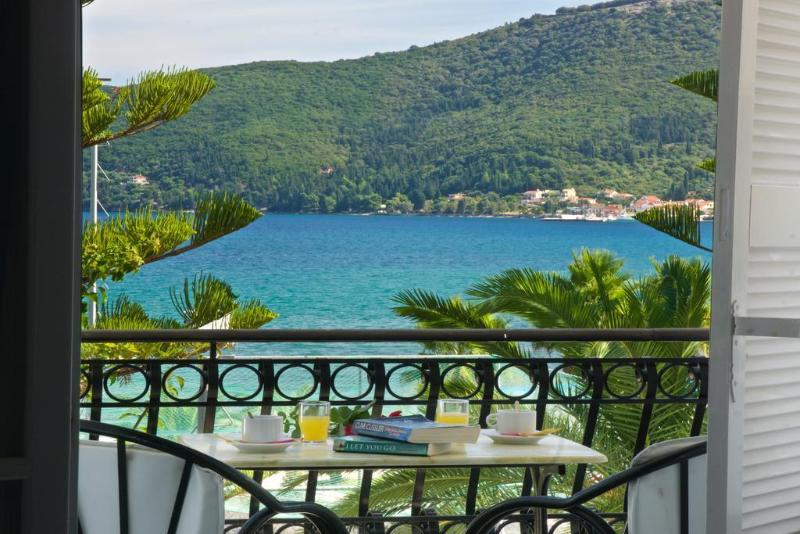 Athina - Genel
