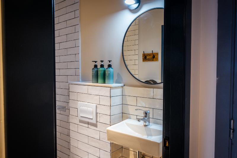 Factory Hostels Barcelona - Genel