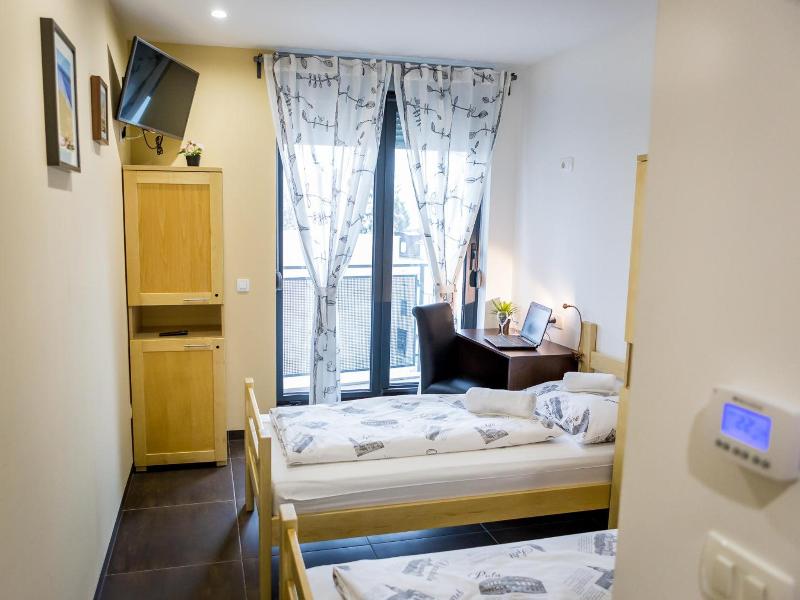 Hostel Moving - Genel
