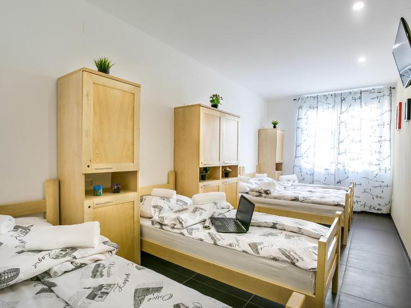 Hostel Moving - Genel