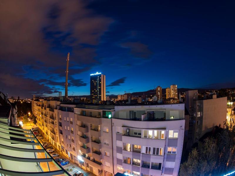 Hostel Moving - Genel