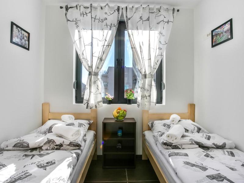 Hostel Moving - Genel