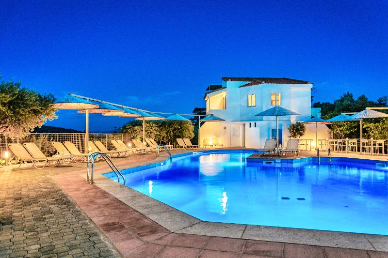 Elounda Krini Hotel by GHH - Havuz