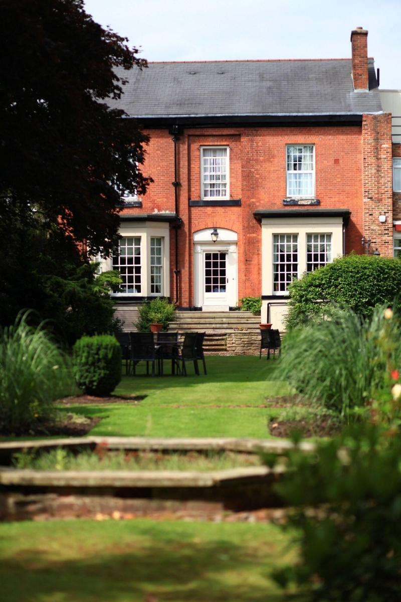 Best Western Plus Pinewood Manchester Airport-Wilm - Genel