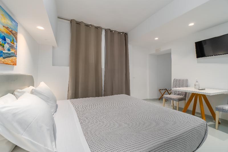 Central Fira Hotel - Oda