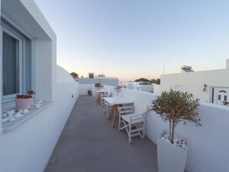 Central Fira Hotel - Teras