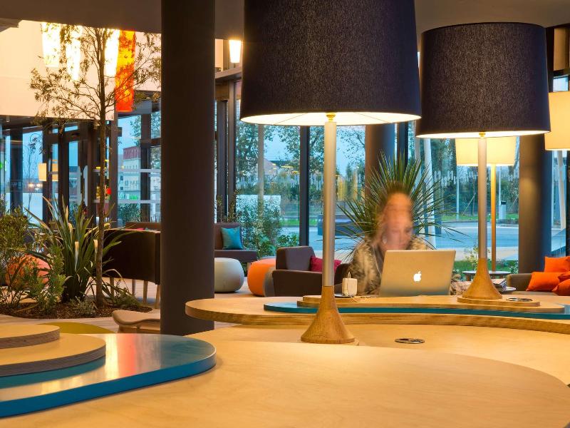 Nomad Paris Roissy Cdg Aéroport - Toplantı