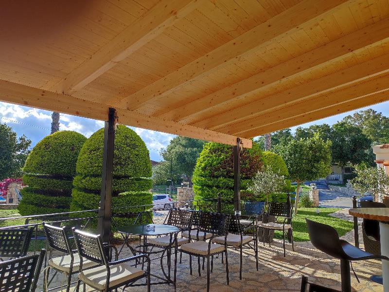 Elanthi Village Apartments - Bar
