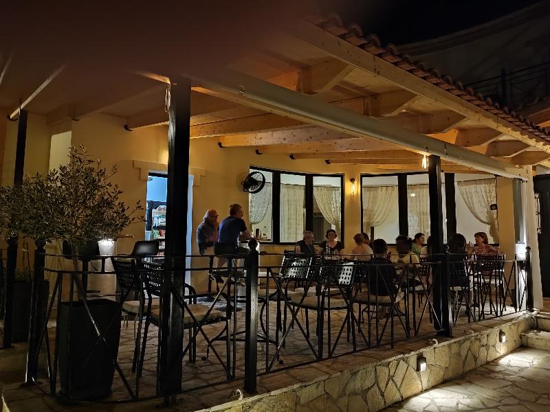 Elanthi Village Apartments - Bar