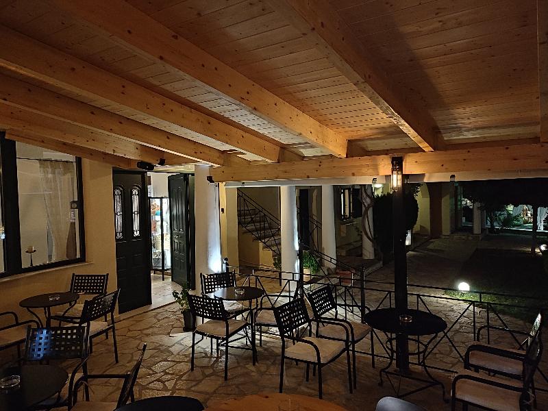 Elanthi Village Apartments - Bar