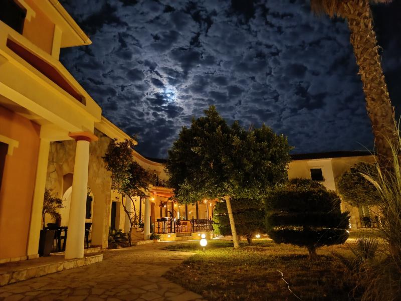Elanthi Village Apartments - Genel