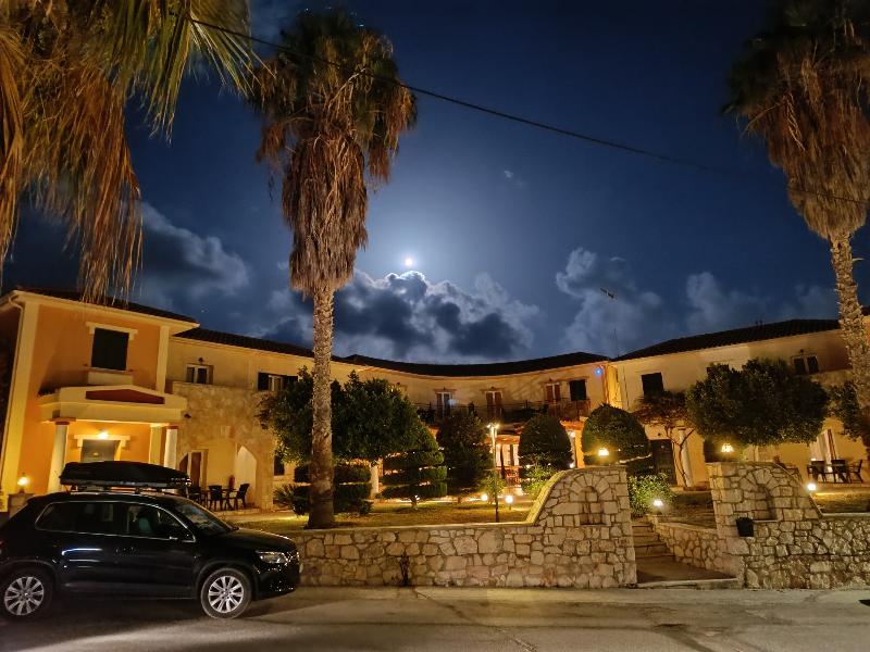 Elanthi Village Apartments - Genel