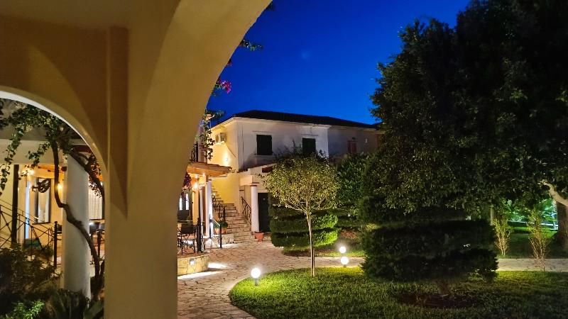 Elanthi Village Apartments - Genel
