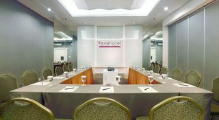 Brits Hotel Puri Indah fotoÄŸrafÄ±