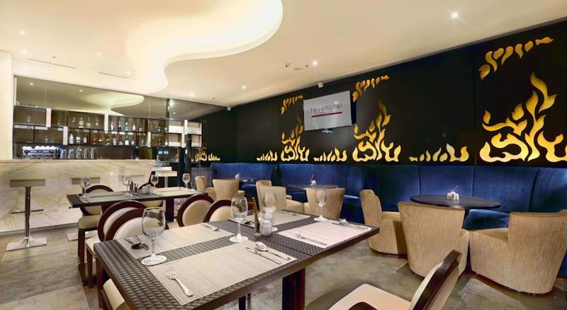 Brits Hotel Puri Indah - Restoran