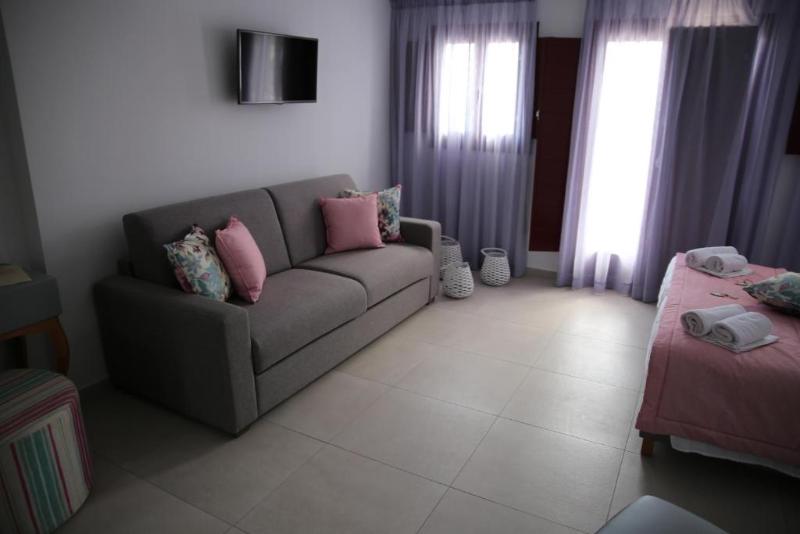Mar n Mar Crown Hotel-Suites - Oda