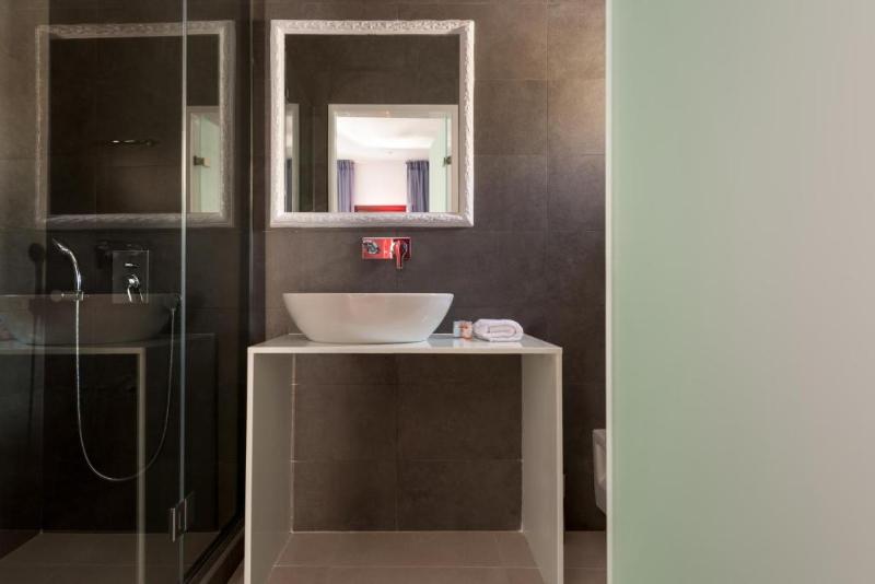 Mar n Mar Crown Hotel-Suites - Oda