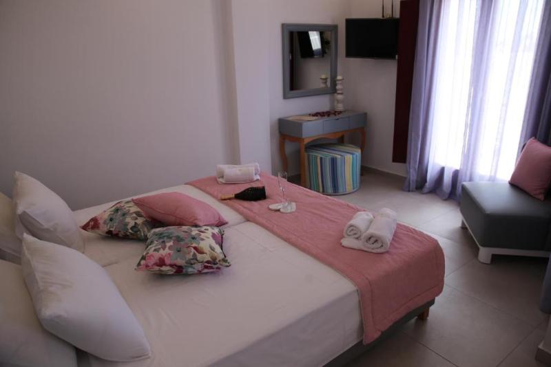 Mar n Mar Crown Hotel-Suites - Oda