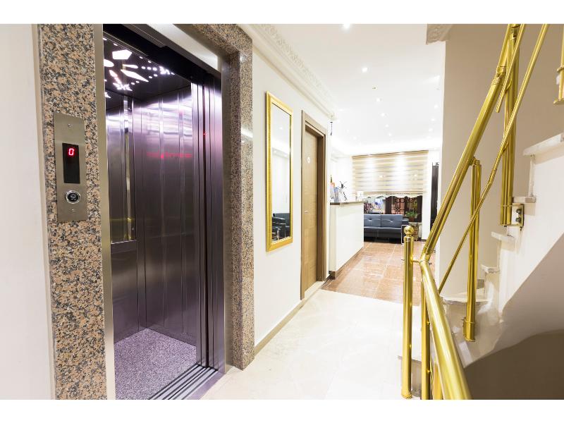 Zendy Suite Hotel - Lobi