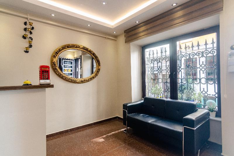 Zendy Suite Hotel - Lobi