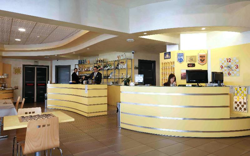 Dama Hotel - Lobi