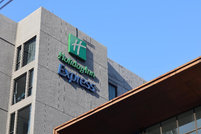Holiday Inn Express Sukhumvit 11 - Genel