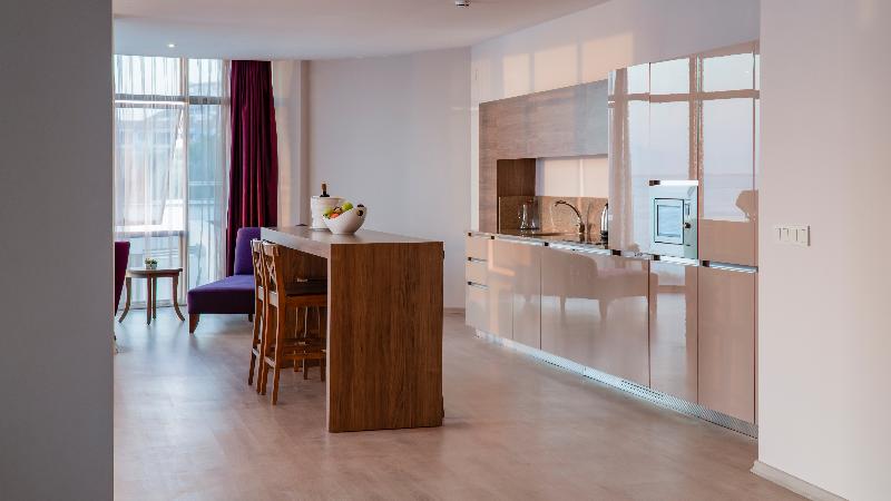 Ladies Beach Suite Hotel - Oda