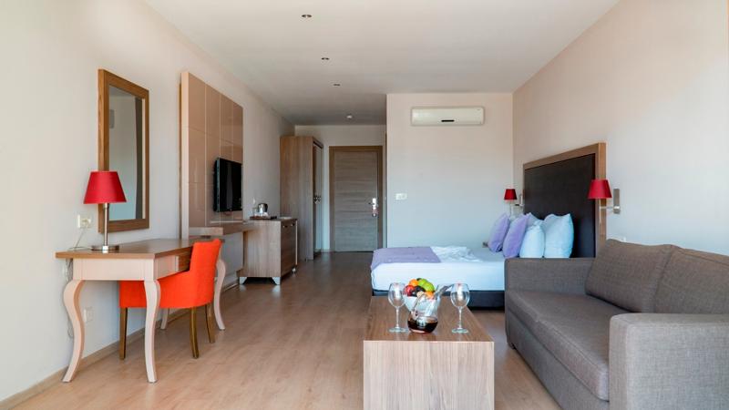 Ladies Beach Suite Hotel - Oda