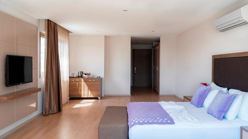 Ladies Beach Suite Hotel - Oda