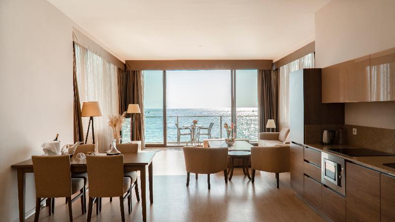 Ladies Beach Suite Hotel - Oda